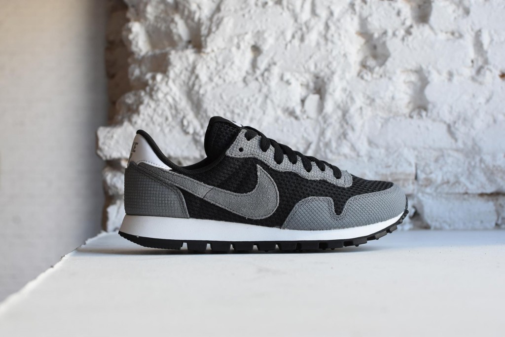 Maletín fuente pandilla Nike Air Pegasus´83 W Black / Cool Grey - AmorShoes