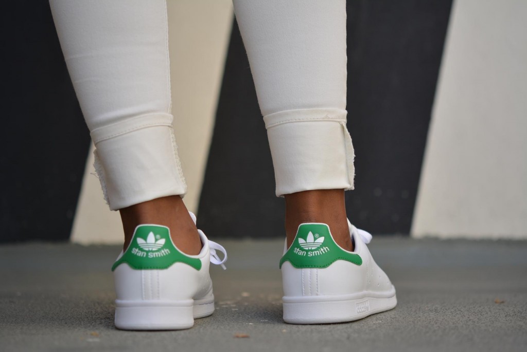 Ambicioso desconcertado Mal Adidas Originals STAN SMITH J Logo Verde - AmorShoes