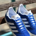 BB2501_amorshoes-adidas-originals-gazelle-J-Color-azul-blanco-Footwear-blue-White-BB2501