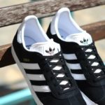BB2502_amorshoes-adidas-originals-gazelle-J-Color-negro-blanco-Footwear-black-White-BB2502