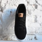 805556-004_AmorShoes-Nike-Court-royale-premium-negro-black-corcho-logo-negro-black-805556-004