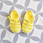 S10164-008_AmorShoes-Igor-shoes-tenis-solid-cangrejera-sandalia-goma-para-agua-color-amarillo-yellow-s10164-008
