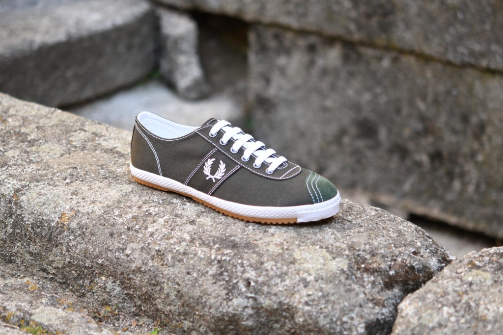 B6309_AmorShoes-Fred-Perry-Table-Tennis-Canvas-408-Hunting-green-zapatilla-clasica-chico-lona-piel-vuelta-verde-oscuro-blanco-B6309