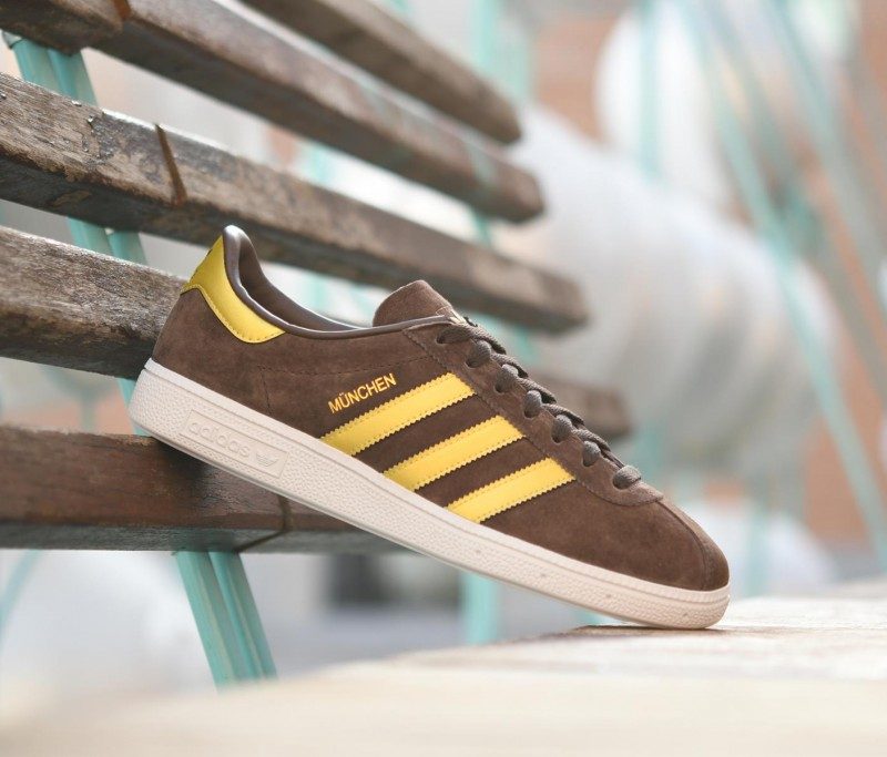 CQ2320_AmorShoes-Adidas-Originals-Munchen-marron-rayas-doradas-Brown-Magold-Footwear-White-CQ2320