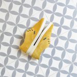 DLPSS-05-36-AmorShoes-Barqet-dogma-low-perforated-yellow-suede-perforada-piel-vuelta-amarilla-DLPSS-05-36