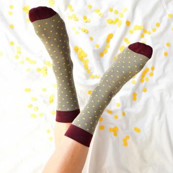 amorsocks-calcetines-socks-verde-khaki-kaki-lunares-topos-amarillo-mostaza-dots-yellow