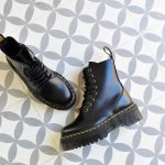 15265001_AmorShoes-bota-plataforma-Dr.Martens-jadon-black-polished-smooth-boots-botas-negro-negra-15265001